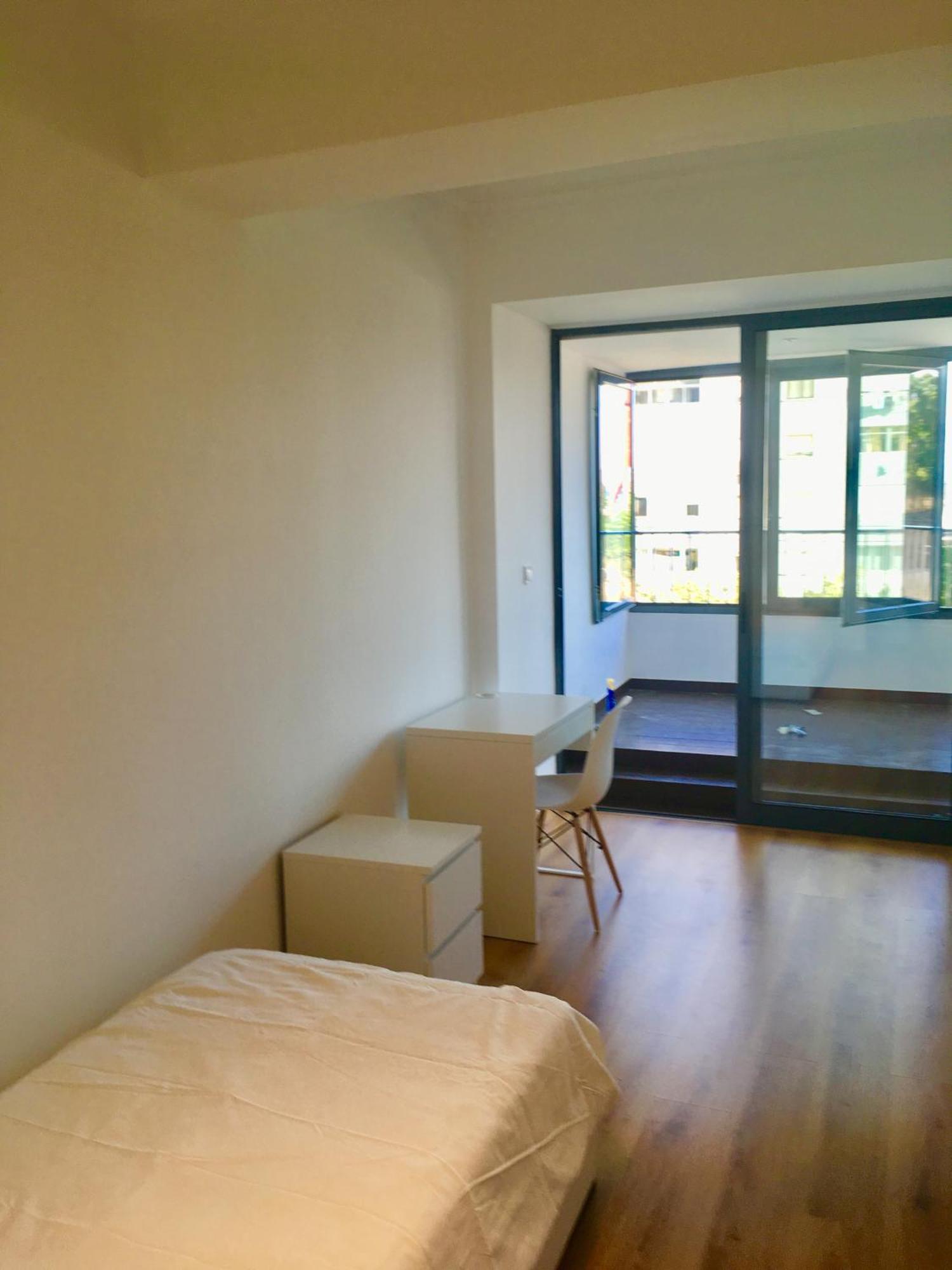 Bedrooms In Modern Guest House Almada Kültér fotó